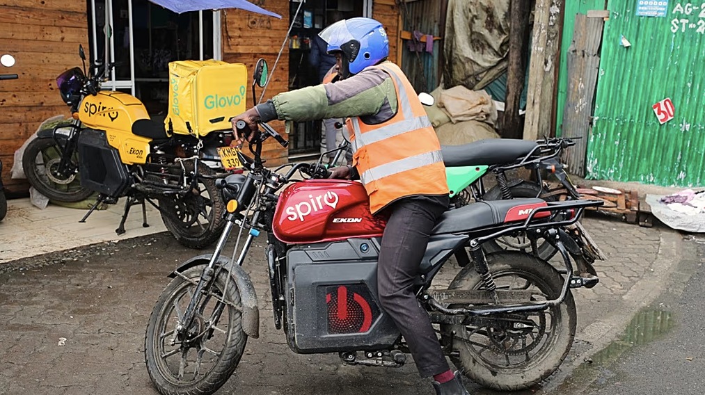 AFRİKA’DA ELEKTRİKLİ MOTOSİKLET DÖNÜŞÜMÜ HIZLANDI